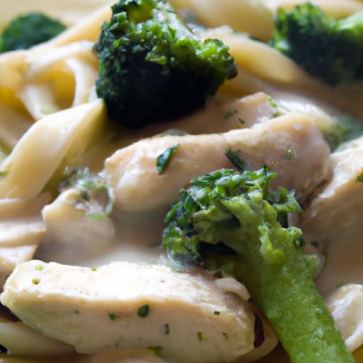 Creamy Chicken Alfredo with Broccoli: A Healthy Twist