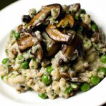Creamy Vegan Mushroom and Pea Risotto: A Flavorful Delight