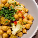 Hearty Cauliflower & Chickpea Curry: A Flavorful Feast